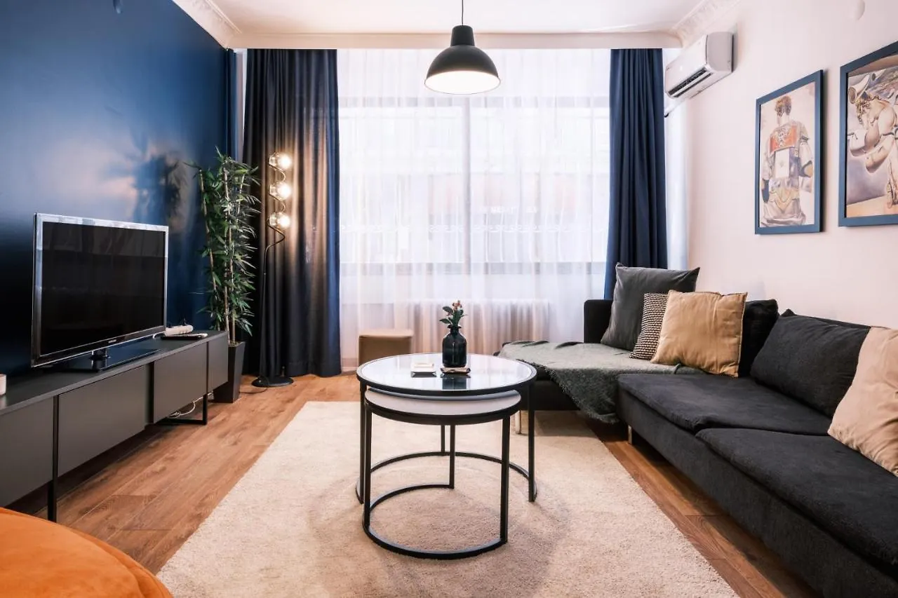 Apartment Flat With Closed Balcony 5 Min To Citys Nisantasi Istanbul